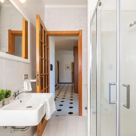 Big S Andrea- Privat Parking-netflix-self Ck -450m From The